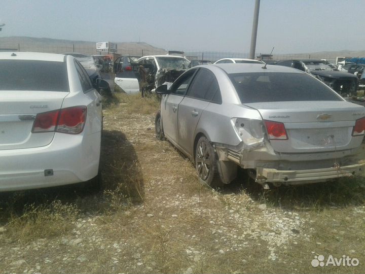 Разбор Chevrolet Cruze 1.8AT, 2011, битый, 90