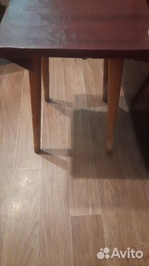 Отдаю табурет и тумбочку