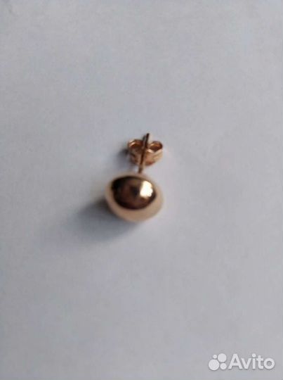 Серьга золотая