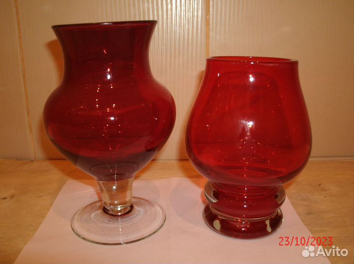 Ваза из цветного стекла