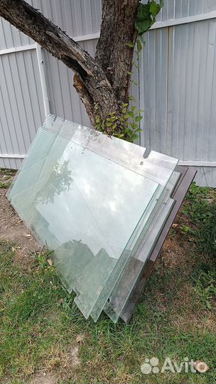 Дверь из каленого стекла