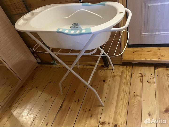 Ванночка для купания с подставкой