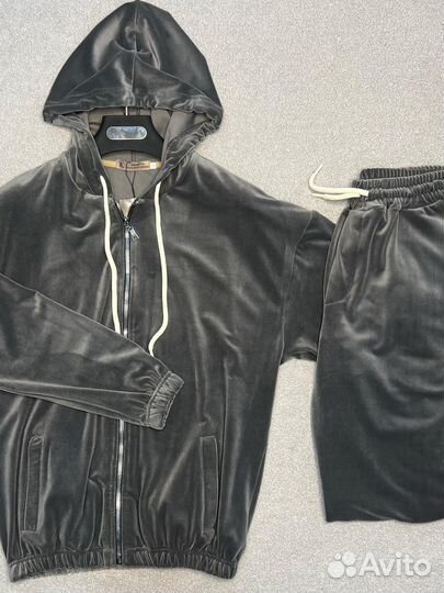 Спортивный костюм