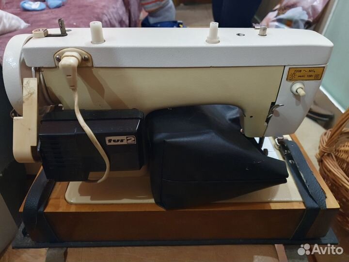 Швейная машина Чайка 132м