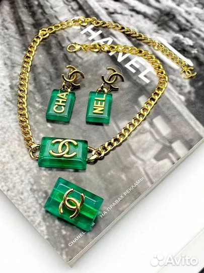 Браслет, серьги и брошь Chanel