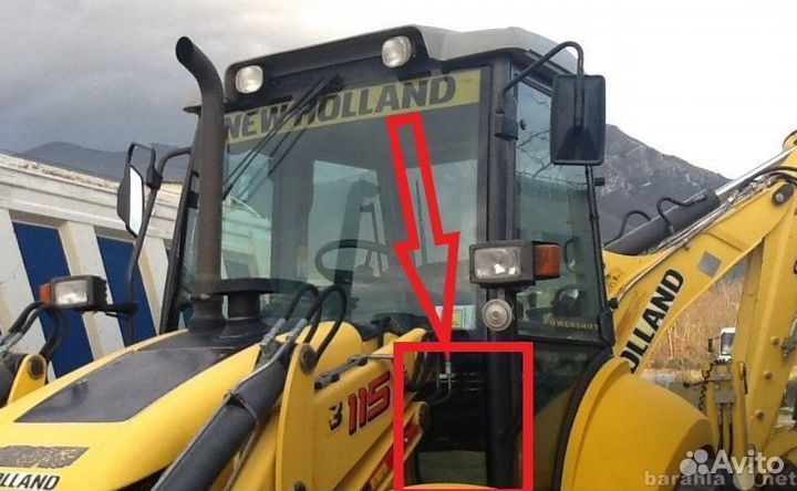 Лобовое нижнее стекло New Holland LB 115