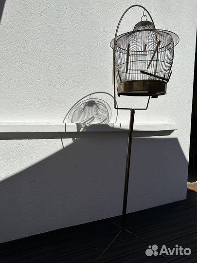 Старинная клетка для птиц из латуни
