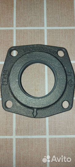 Сальник привода кпп