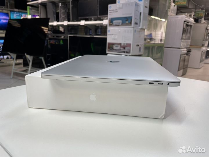 Ноутбук Apple MacBook Pro 16 32gb 8tb