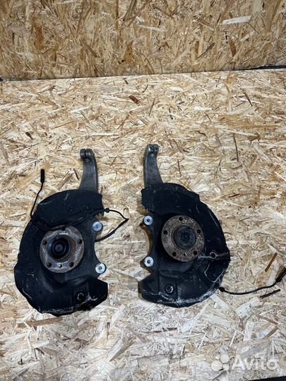 Кулак поворотный передний Bmw 6 Серия F06 N63