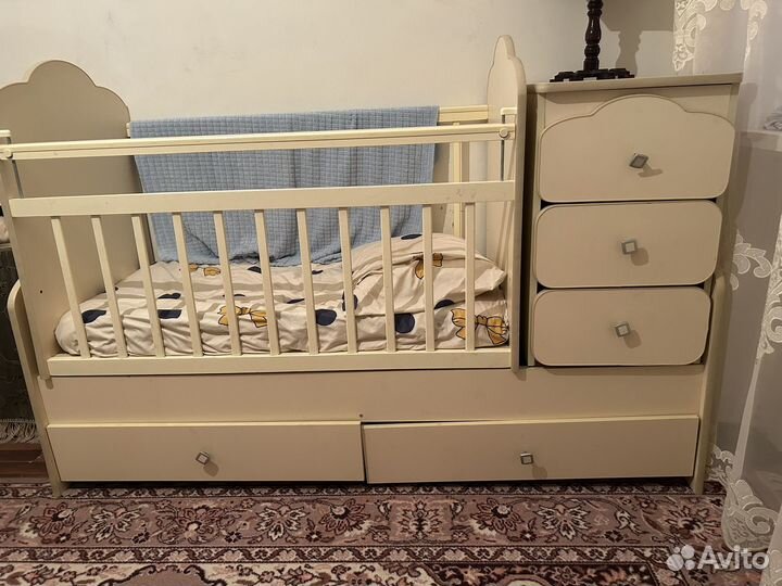 Детская кроватка