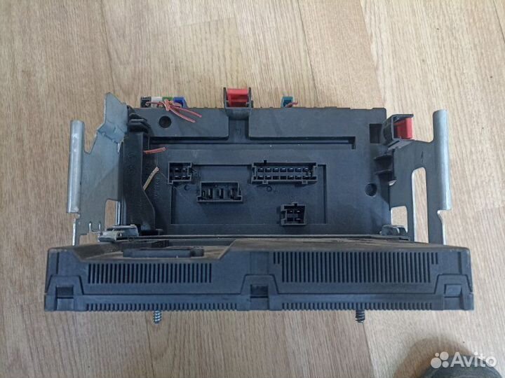 Блок предохранителей задний Mercedes-Benz S-Class