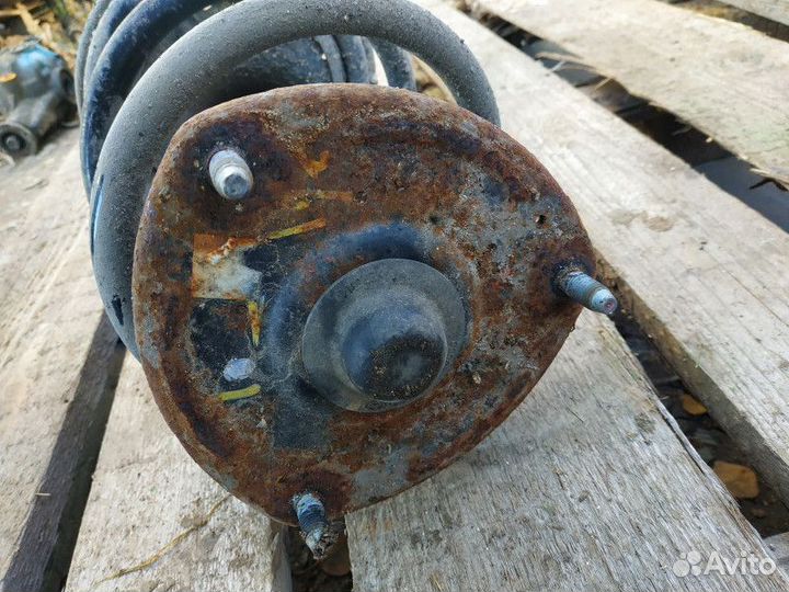 Стойка амортизатора переднего левого Hyundai Grand