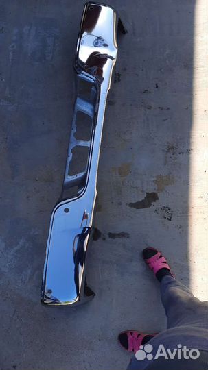 Задний бампер toyota tundra