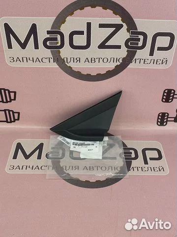 Уголок бокового зеркало левый Hyundai Solaris 2