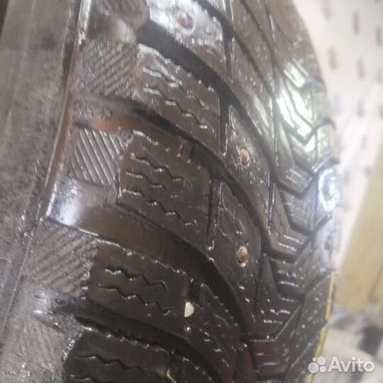 Michelin X-Ice North 3 215/65 R16