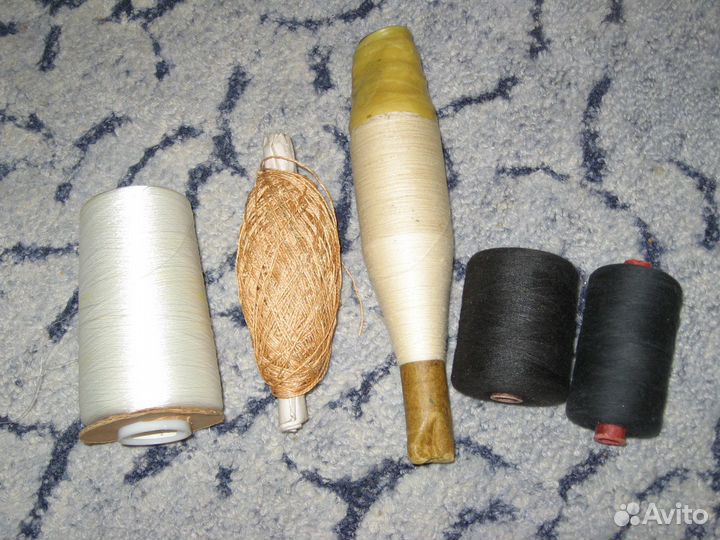 Молнии, бегунки, нитки, мелочи для шитья