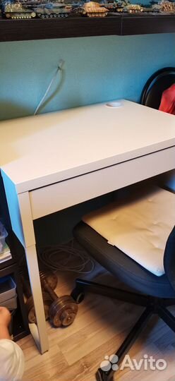 Стол письменный Микке икеа