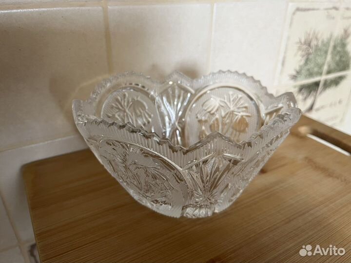 Хрустальная конфетница
