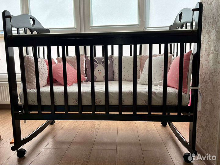 Детская кроватка с пеленальным комодом