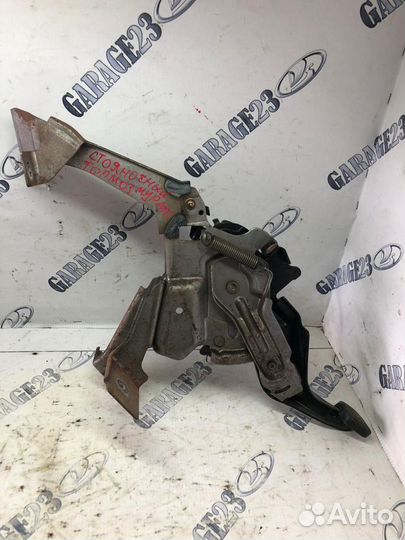 Рычаг педаль стояночного тормоза Nissan Murano Z50