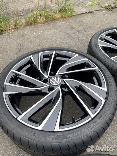 Комплект литых дисков R19x8 5x112