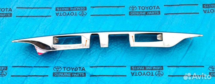 Хромированный молдинг багажника Хайлендер бу 10-13