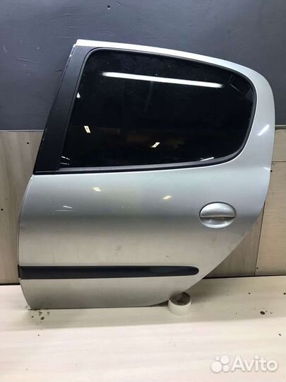 Дверь задняя левая Peugeot 206