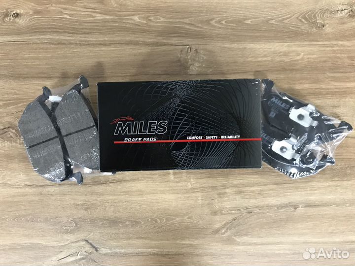 Колодки тормозные передние VAG