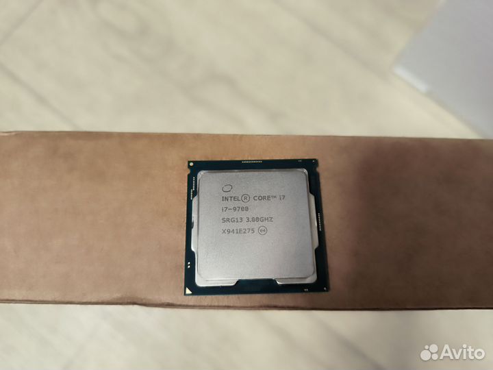Процессор Intel Core i7 9700