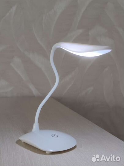 Лампа настольная