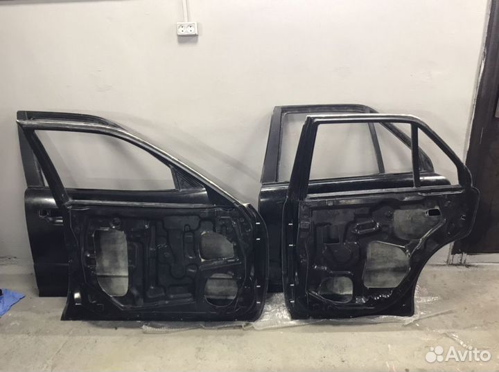 Пластиковые двери для Nissan Skyline R34 4 двери
