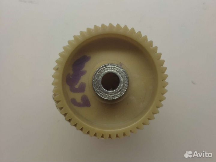 Шестерня с металлической вставкой для мясорубки