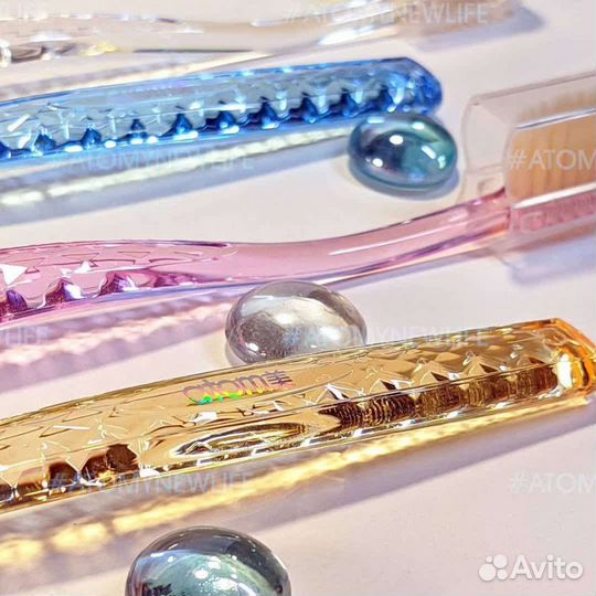 Зубная щетка с напылением золота