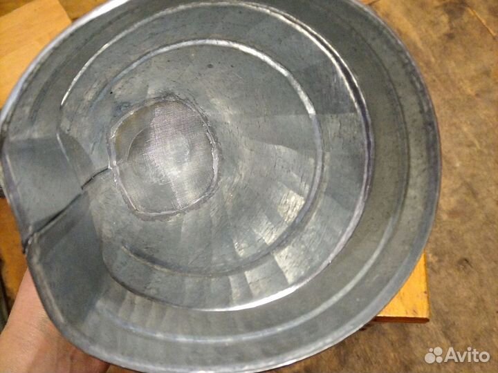 Воронка для топлива (автомобильная)