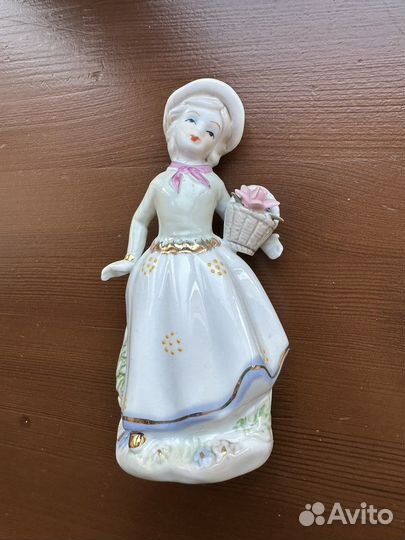 Статуэтка из керамики