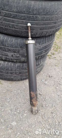 Задний амортизатор Hyundai Santa fe 1 (sm)