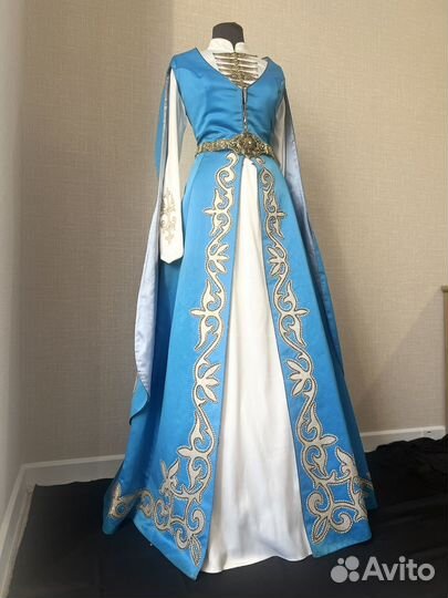 Национальное свадебное платье