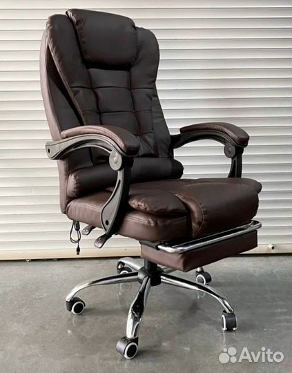 Офисное кресло руководителя