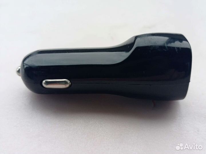 Автомобильное зарядное устройство для телефона