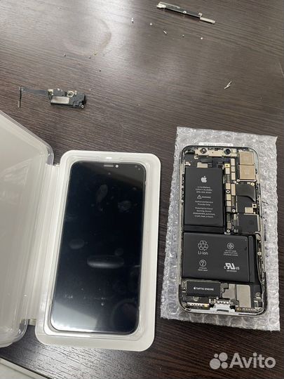 Дисплей на iPhone X TFT