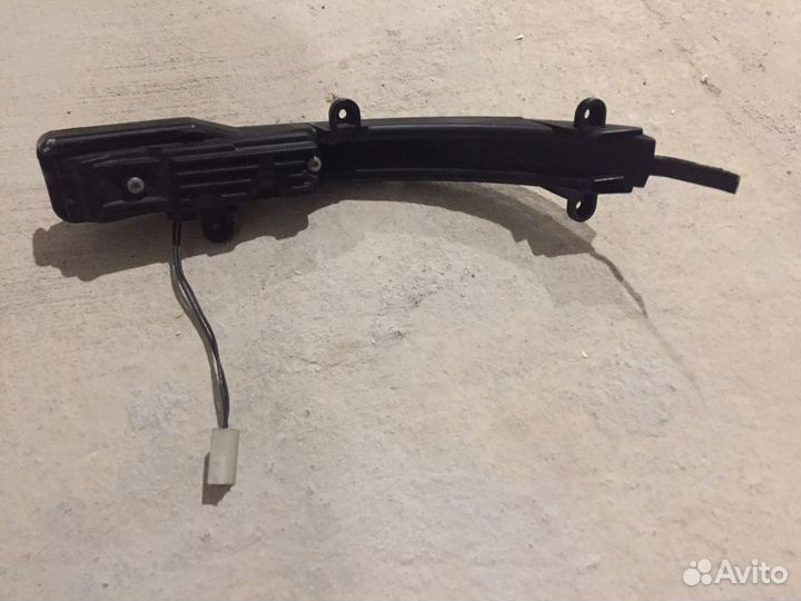 Повторитель поворота с дефектом правый Audi Q5 Q7