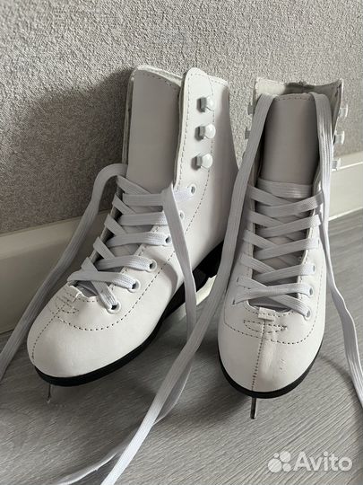 Коньки фигурные