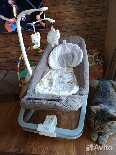 Шезлонг для новорожденных