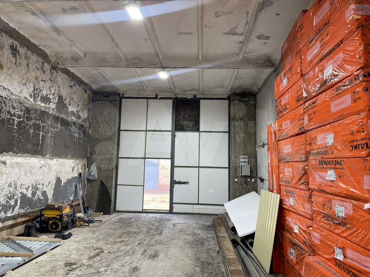 Гараж, > 30 м²