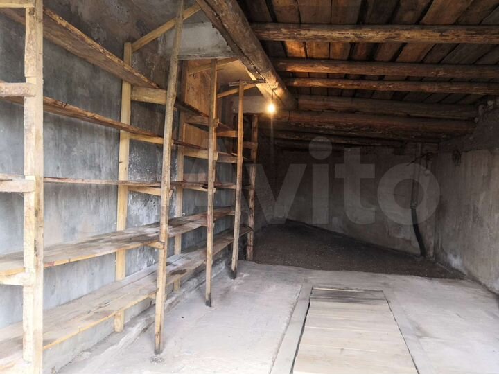 Гараж, > 30 м²