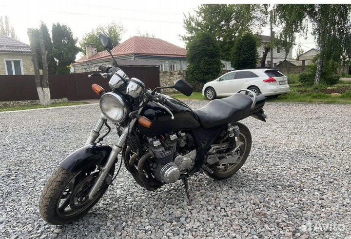 Kawasaki ZR 750