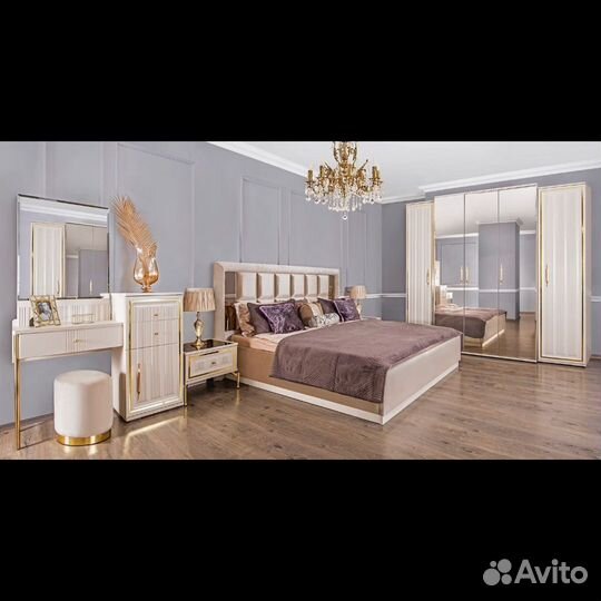 Спальный гарнитур