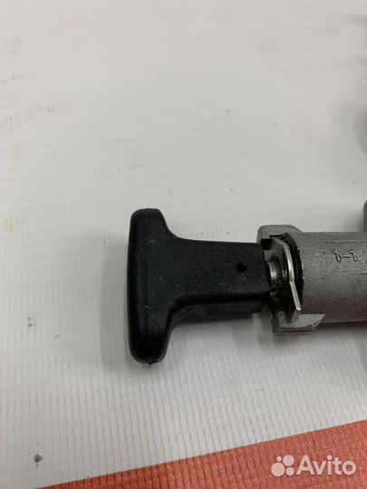 Замки спинок заднего сидения Приора