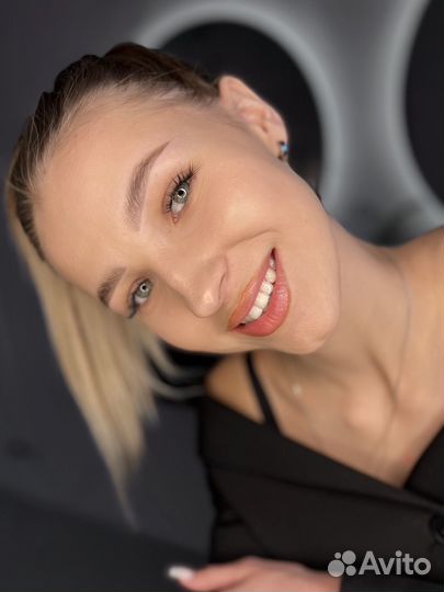 Окрашивание бровей